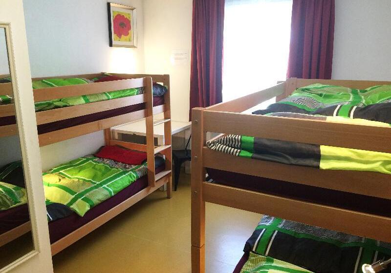 اتاق استاندارد چهار تخته, A&t Hotel & Hostel