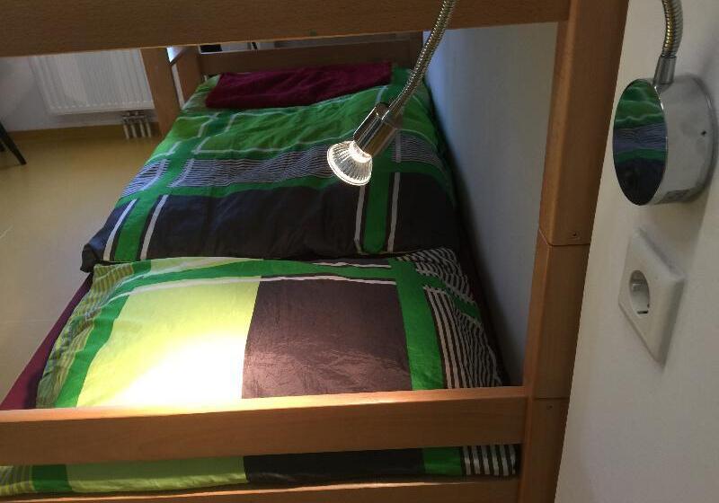 اتاق استاندارد چهار تخته, A&t Hotel & Hostel