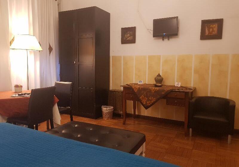 اتاق استاندارد سه تخته با سرویس بهداشتی مشترک, Cittadella