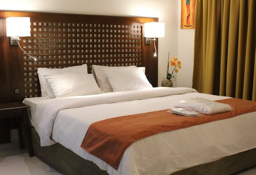 کلبه ییلاقی, Best Western Plus Serene Atlantic