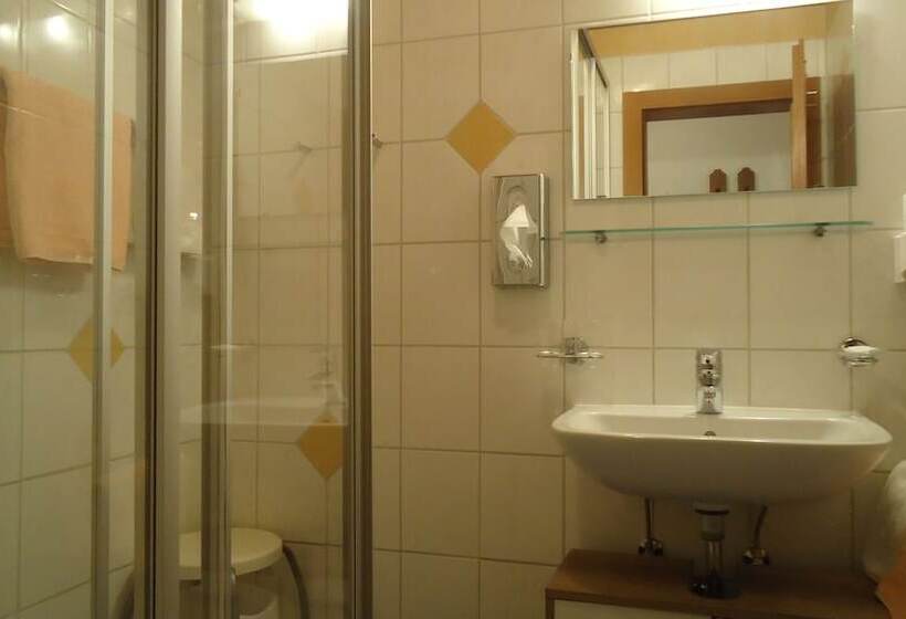 Номер Стандарт Трехместный, Landhaus Klausnerhof Hotel Garni