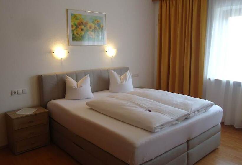 Номер Стандарт Трехместный, Landhaus Klausnerhof Hotel Garni