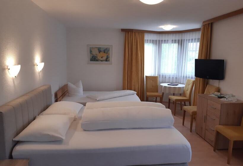 Номер Стандарт Трехместный, Landhaus Klausnerhof Hotel Garni