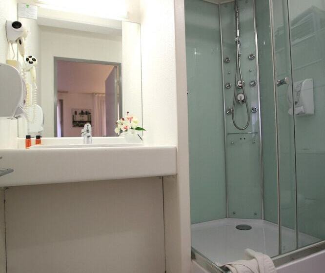 غرفة قياسية ثلاثية, Castellane