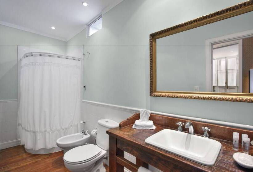 行政房间, Del Casco