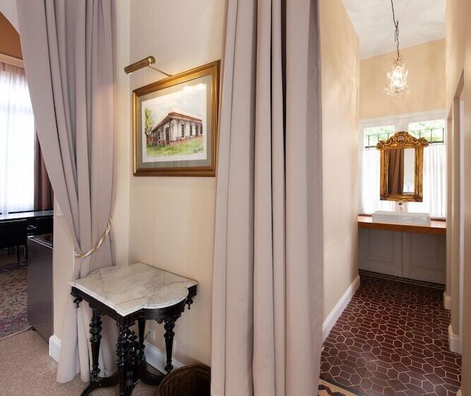 高级大房间, Del Casco