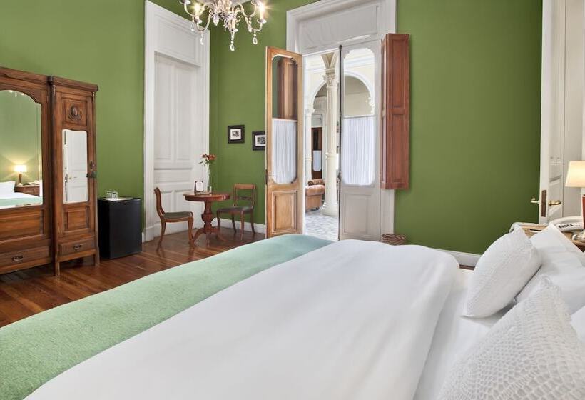 高级大房间, Del Casco