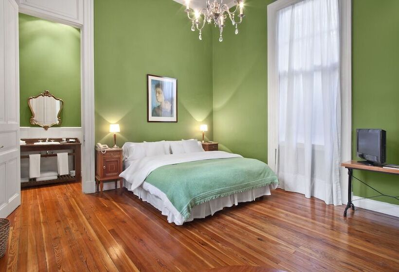 高级大房间, Del Casco