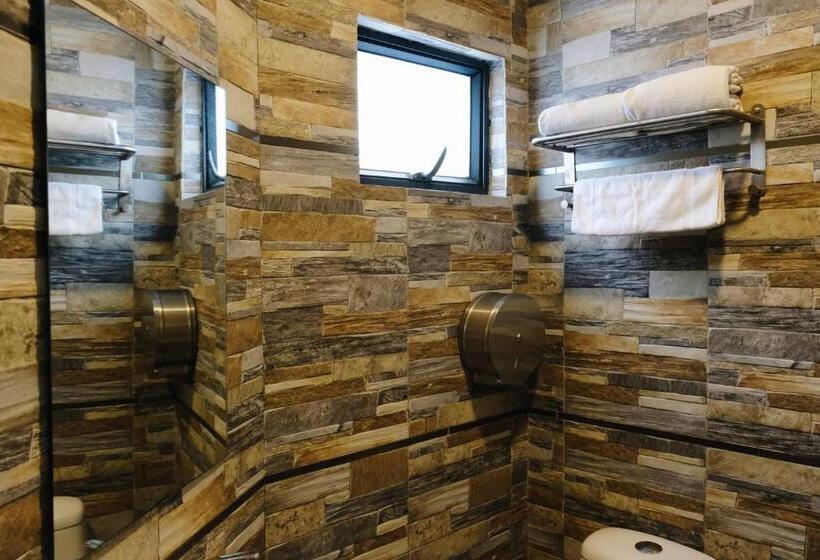 חדר דלוקס, Era Plus