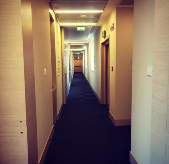 Camera Standard Individuale, Il Cantico St. Peter