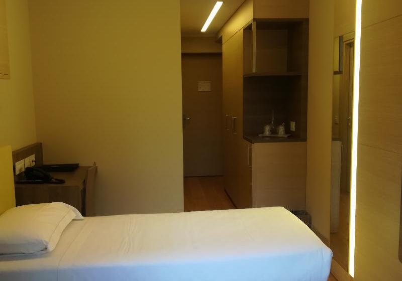 Camera Standard, Il Cantico St. Peter