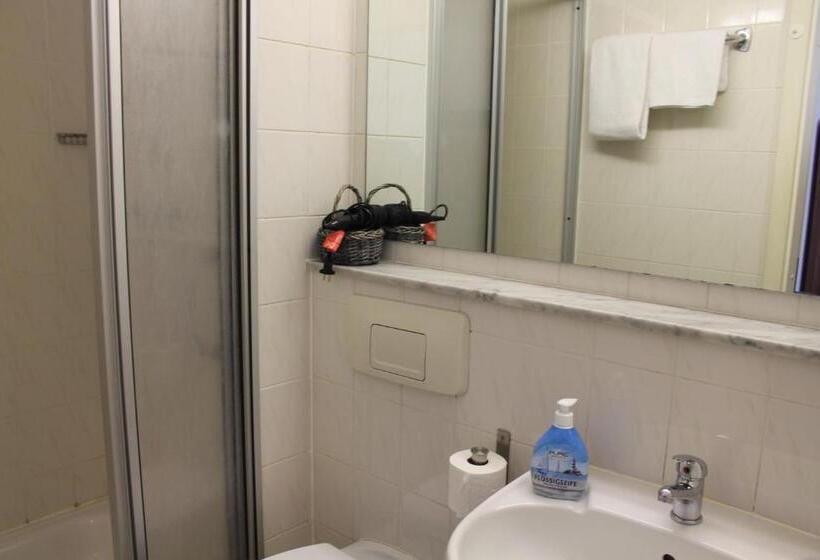 Habitación Familiar, Novalis