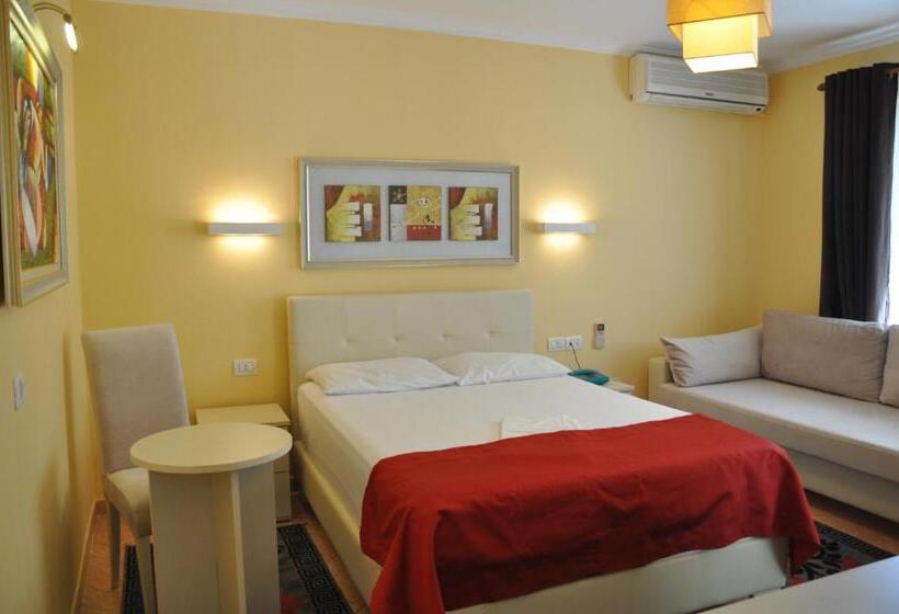 اتاق سوپریور سه تخته, Pik Loti