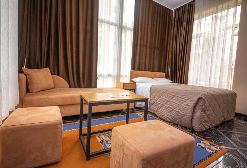 اتاق سوپریور سه تخته, Pik Loti