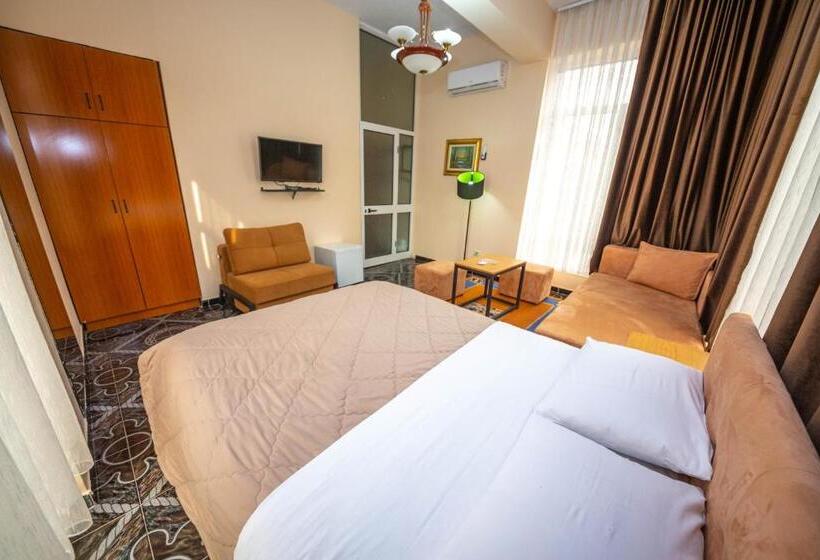 اتاق سوپریور سه تخته, Pik Loti