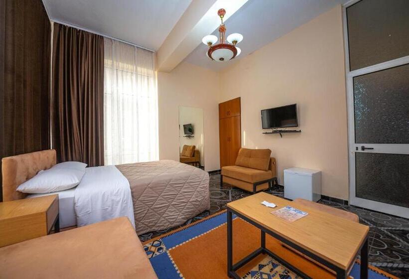 اتاق سوپریور سه تخته, Pik Loti