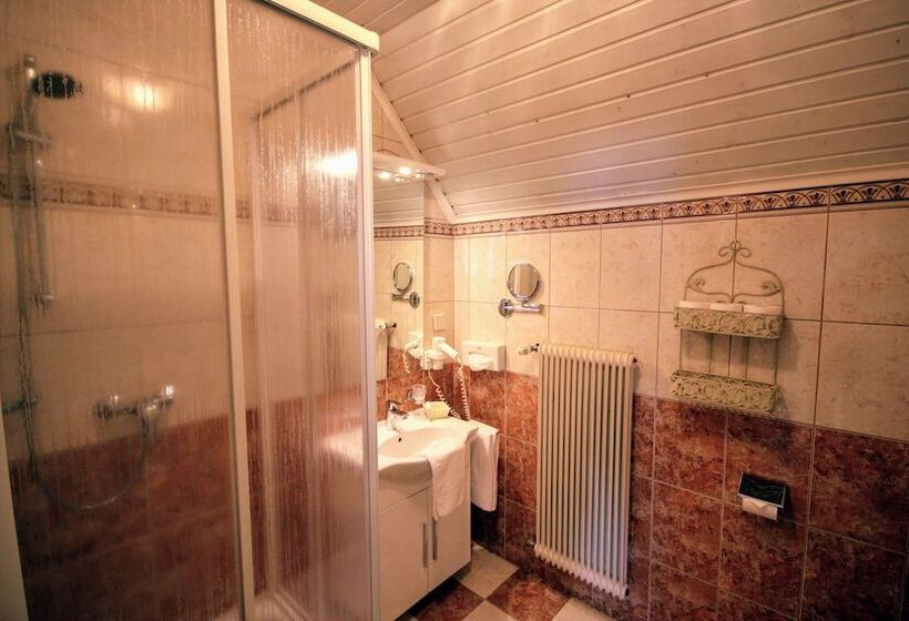 高级大房间, Rösch