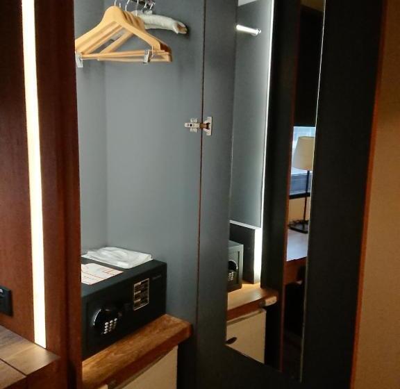 اتاق اکونومی, Simple+