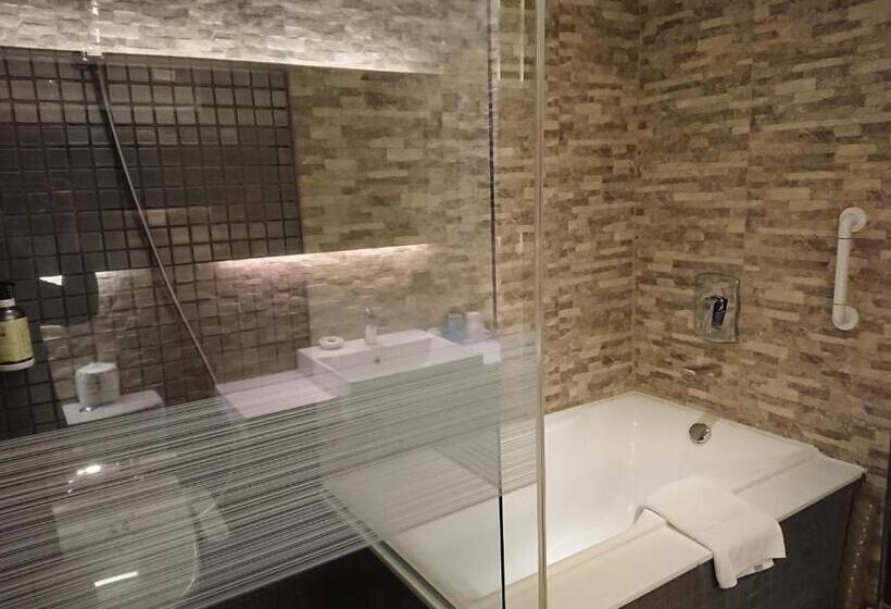 اتاق استاندارد سه نفره, Simple+