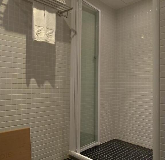 اتاق استاندارد برای معلولان, Simple+