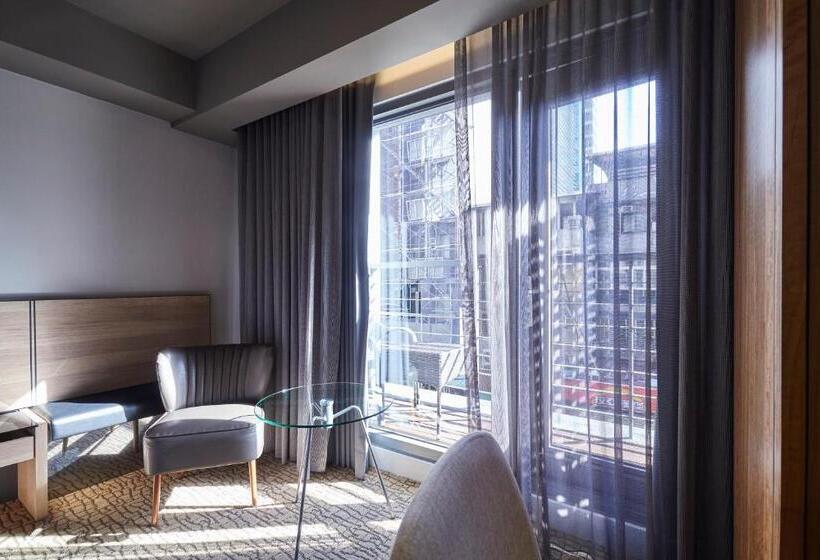 اتاق لوکس با بالکن, Simple+