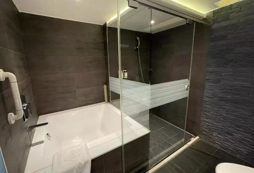 اتاق استاندارد با تخت بزرگ, Simple+