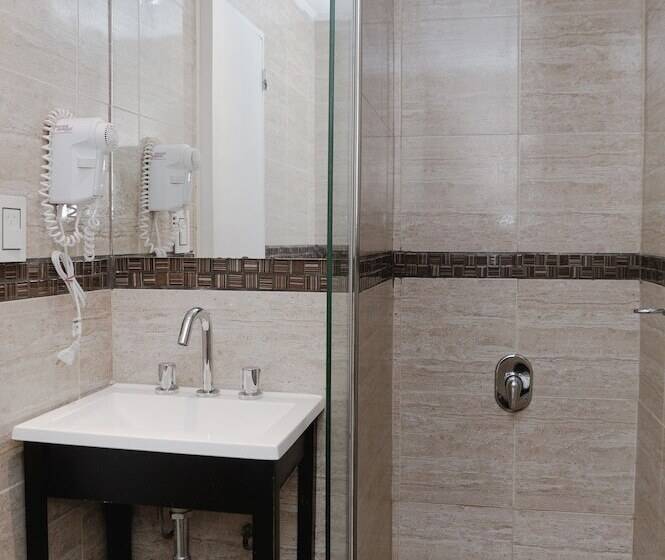 اتاق استاندارد چهار تخته, Tucuman Palace