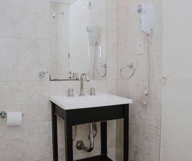 اتاق استاندارد چهار تخته, Tucuman Palace