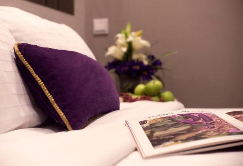 اتاق پرمیوم, V Hotel Bencoolen