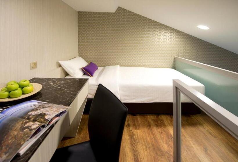 استودیوی استاندارد, V Hotel Bencoolen