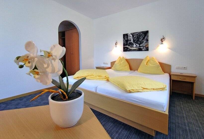 Номер Стандарт, Wasserfall