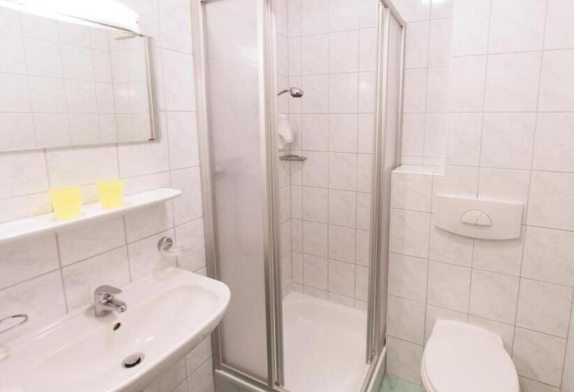 Номер Стандарт, Wasserfall