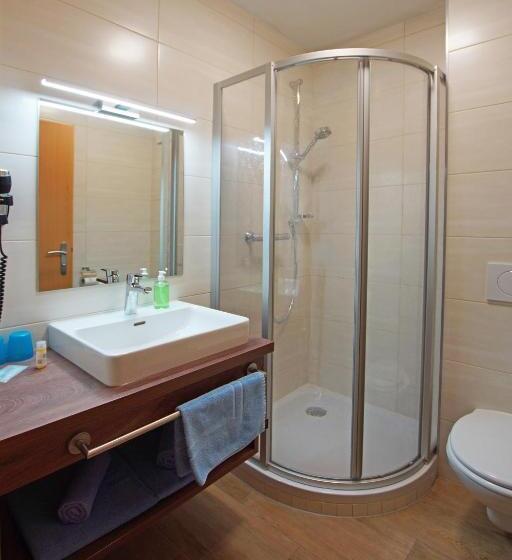 Четырехместный Номер Стандарт, Wasserfall