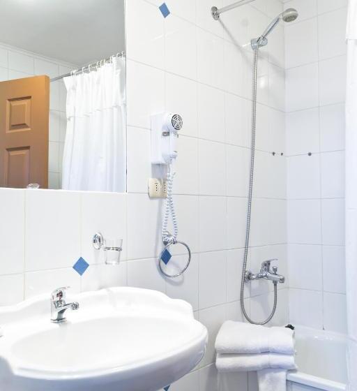 スタンダードトリプルルーム, Weisserhaus