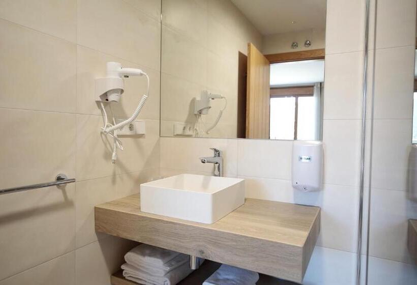 山の見えるスーペリアルーム, La Posada De Ojebar Nórdica