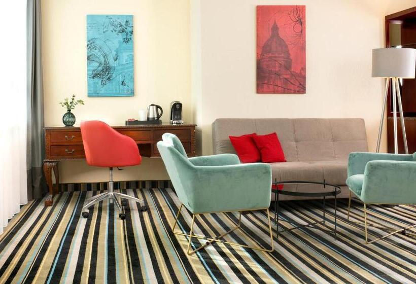 סוויטת ג'וניור, Leonardo Royal Hotel Warsaw