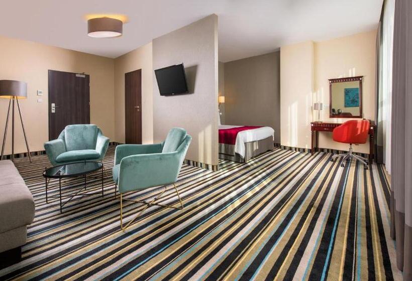 Полулюкс, Leonardo Royal Hotel Warsaw