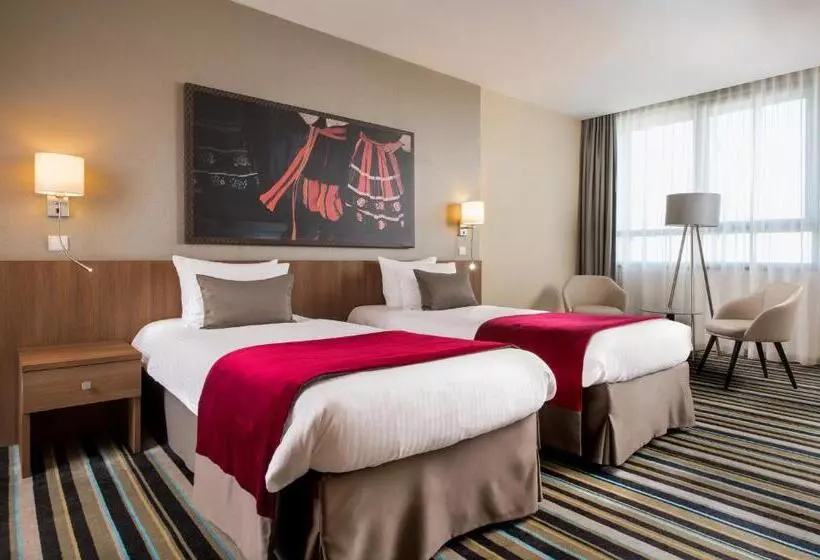 اتاق لوکس سه تخته, Leonardo Royal Hotel Warsaw