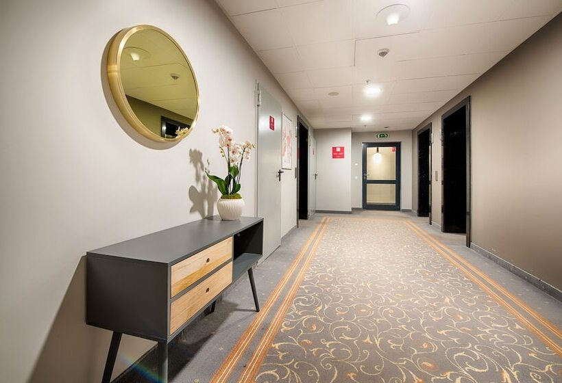 חדר קומפורט, Leonardo Royal Hotel Warsaw