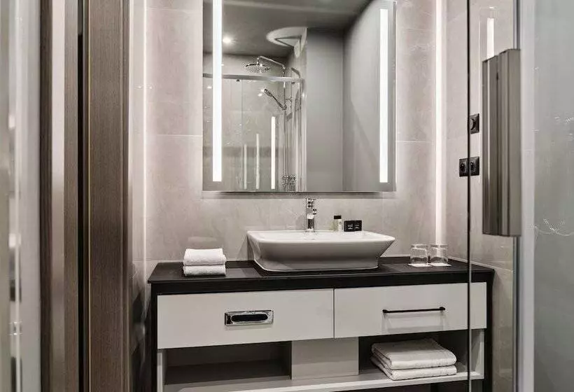 اتاق لوکس, Leonardo Royal Hotel Warsaw