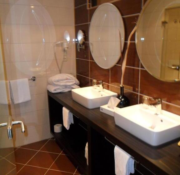 Полулюкс, Moselstern Parkhotel Krähennest