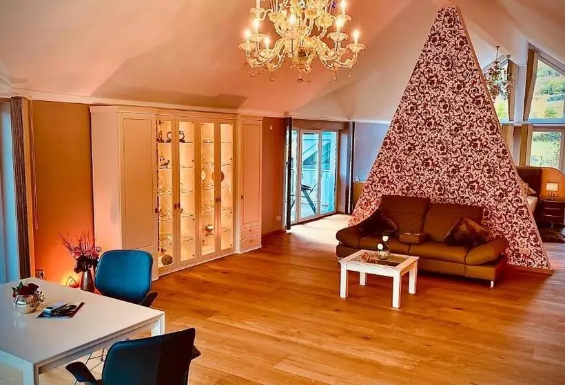デラックススイート, Moselstern Parkhotel Krähennest