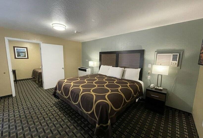 Номер Стандарт, Pinewood Inn