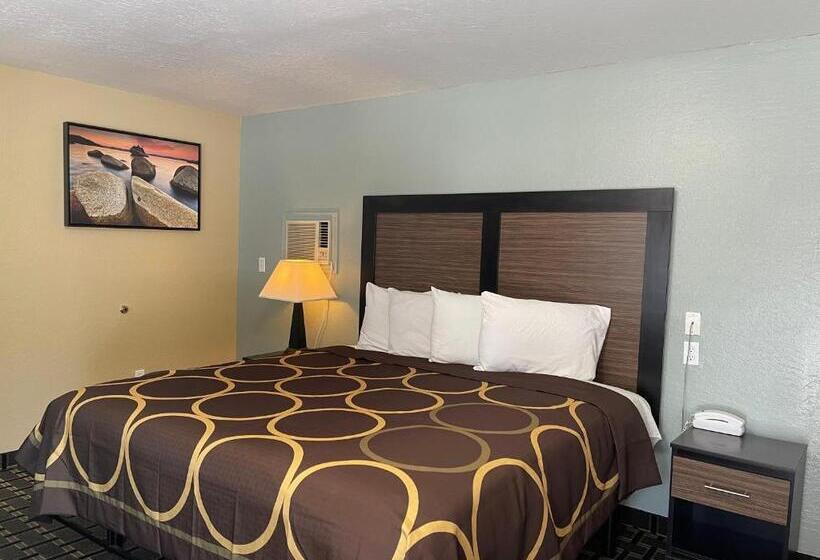 Номер Стандарт Кровать Кинг Адаптированный для Инвалидов, Pinewood Inn