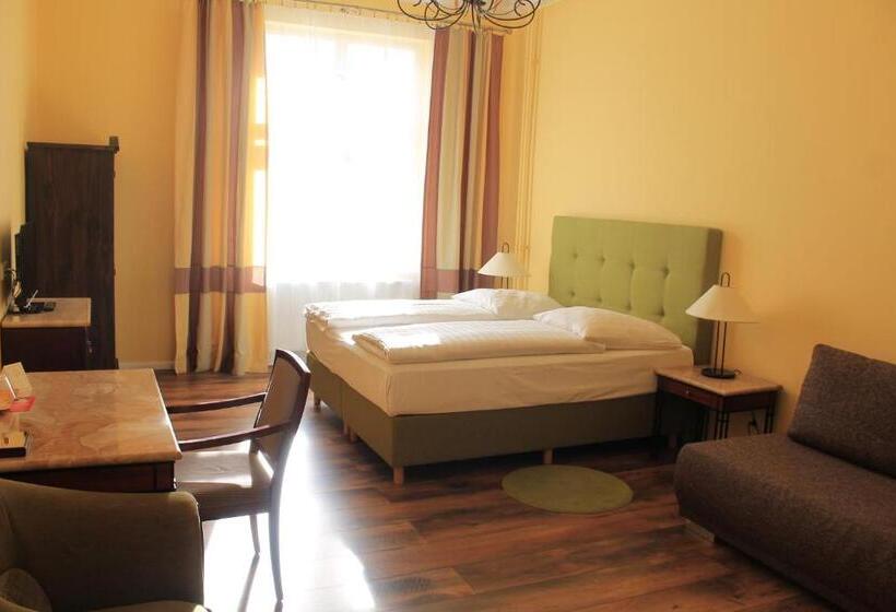 اتاق استاندارد سه نفره, Pension Michele