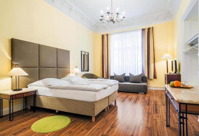 اتاق استاندارد سه نفره, Pension Michele