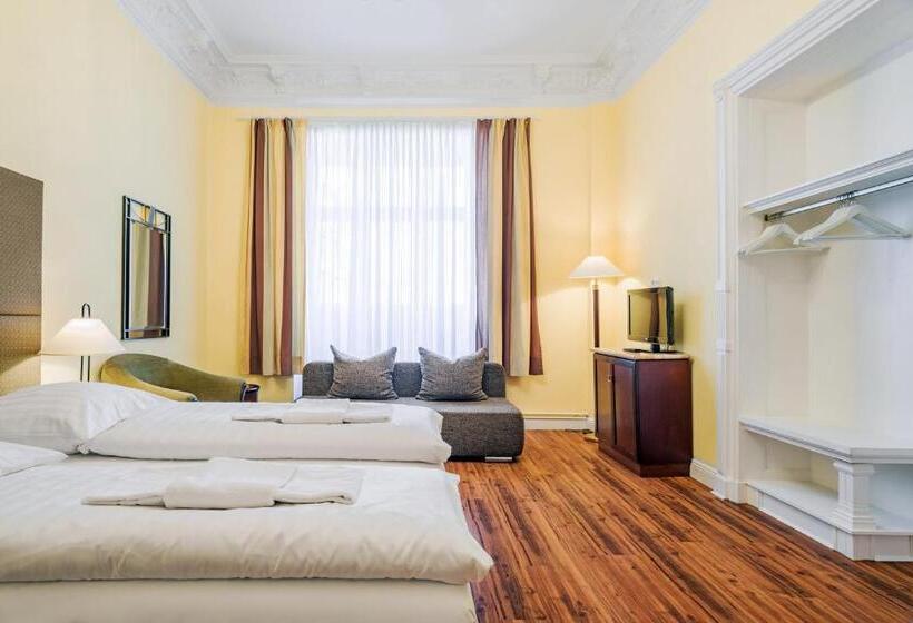 اتاق استاندارد چهار تخته, Pension Michele