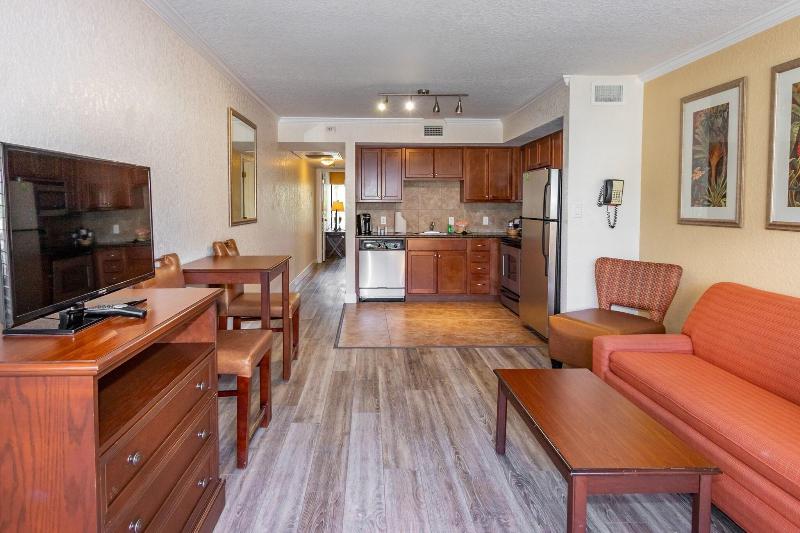 מיטת קינג בסוויטה, Coconut Cove Allsuite