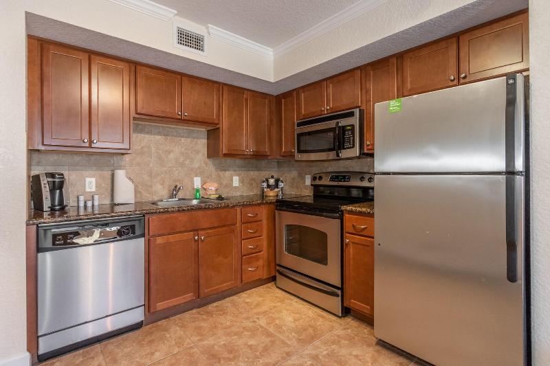 جناح مطلّ علي حمام السباحة, Coconut Cove Allsuite