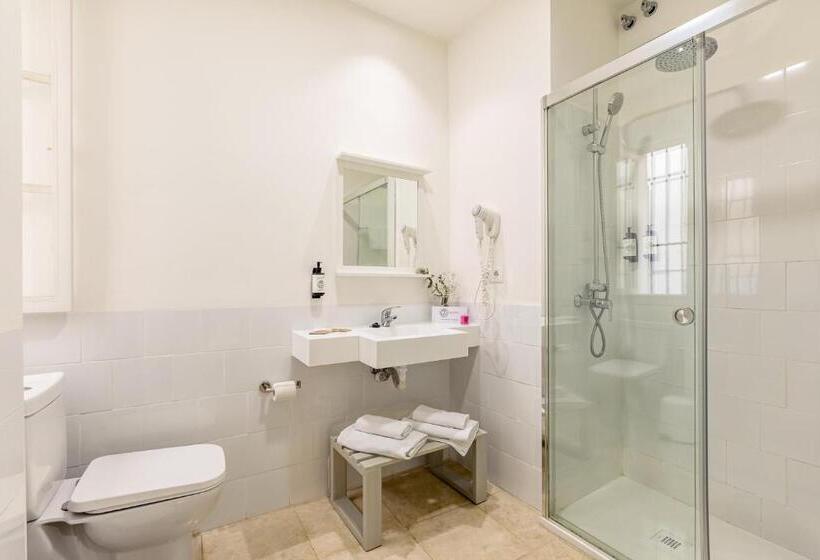 اتاق سوپریور, Nüa Santa Cruz